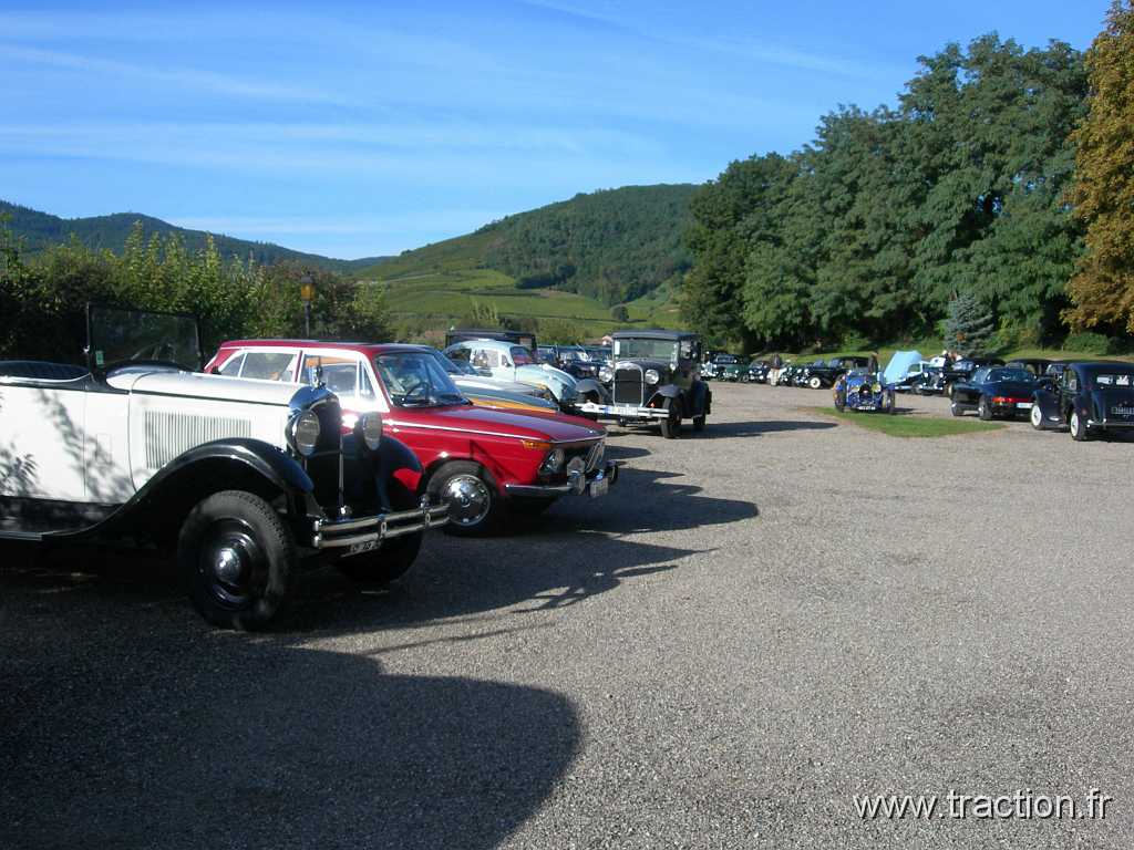 201009_Kientzheim (35).JPG - 18/09/2010 - 68240 KIENTZHEIMMuse du Vignoble et des vins d'AlsaceCVAAM - 27mes JOURNES EUROPENNES DU PATRIMOINEVue gnrale du parking